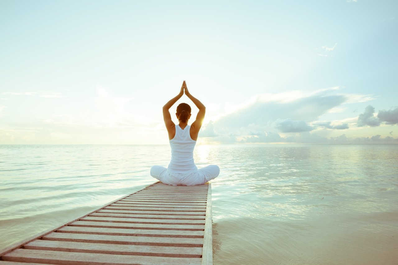 Play Deep Yoga Serenity: Binaural Ocean Meditative Reflections by